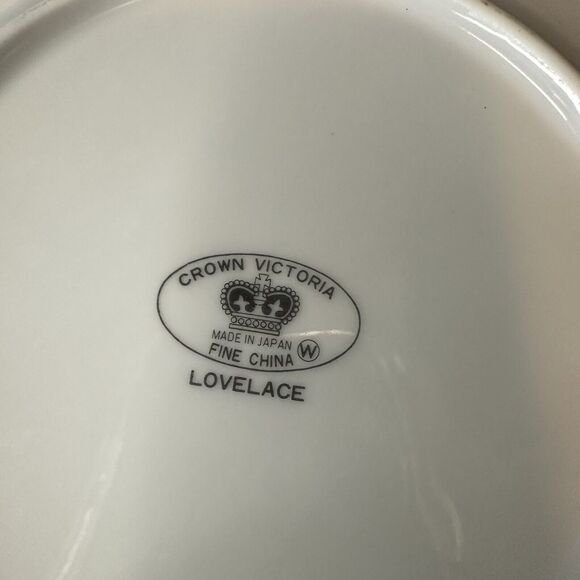 CROWN VICTORIA Lovelace 7 Bread & Butter Plates White w/Flowers & Urns - Picture 3 of 11